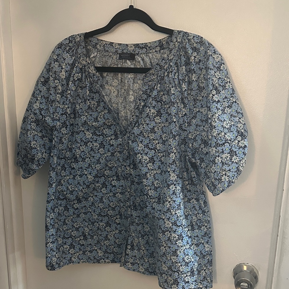 Vineyard Vines Blue Floral Blouse